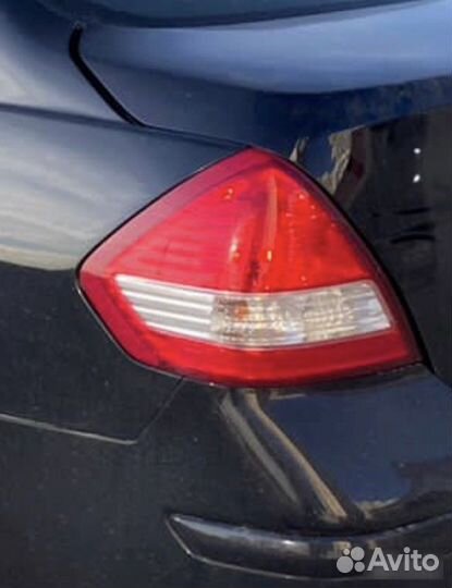 Фонарь задний левый Nissan Tiida C11