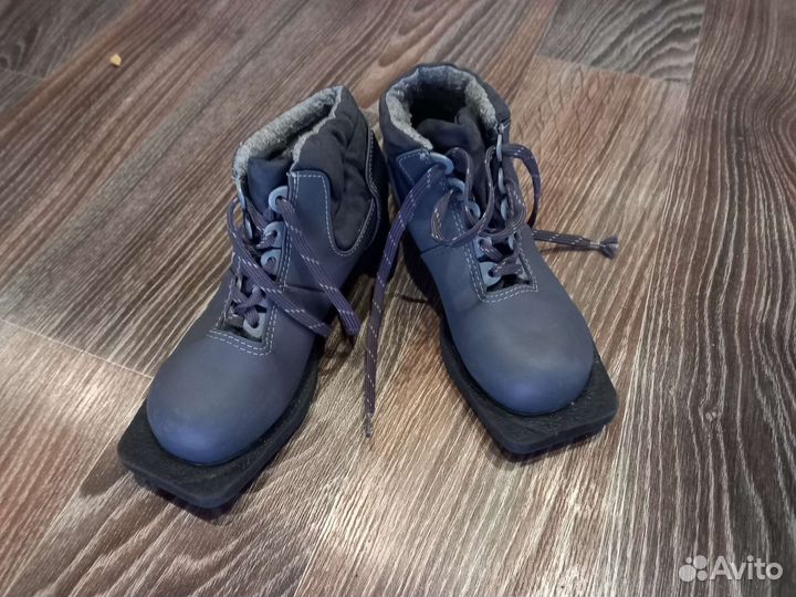 Лыжные ботинки