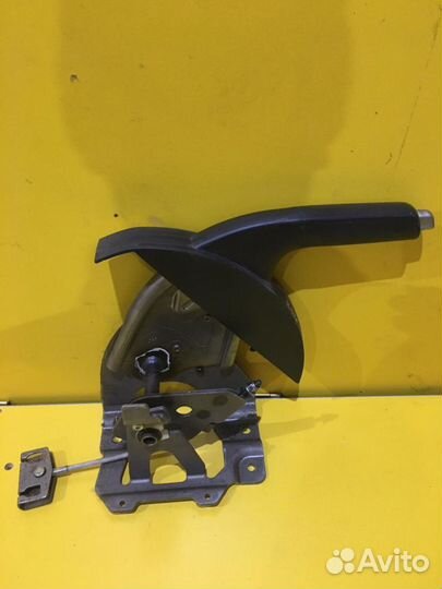 Рычаг стояночного тормоза Nissan Qashqai 2006–2010