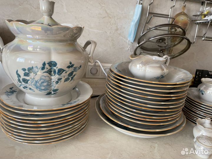 Набор столовой посуды на 12 персон