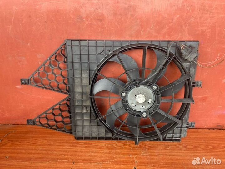 Вентилятор охлаждения радиатора Skoda Rapid