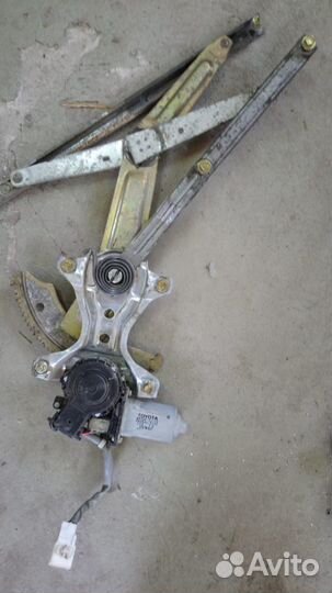 Стеклоподъемник передний Toyota Corolla E110