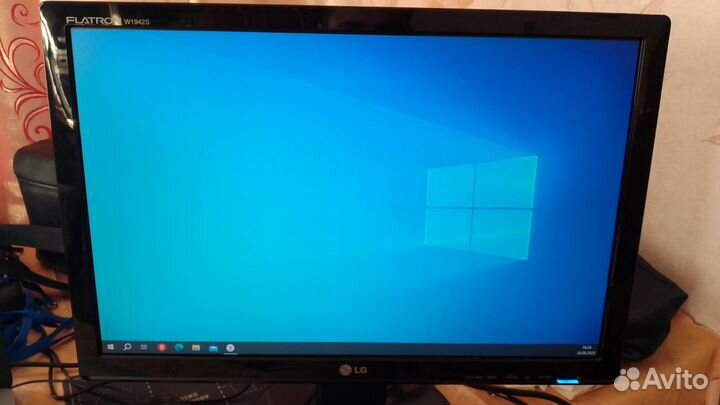 Монитор LG flatron W1942S