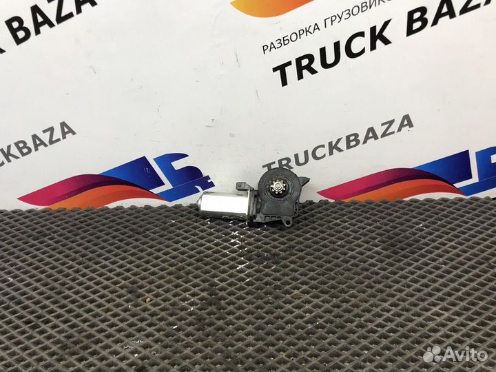 16877303 Моторчик стеклоподъемника правый