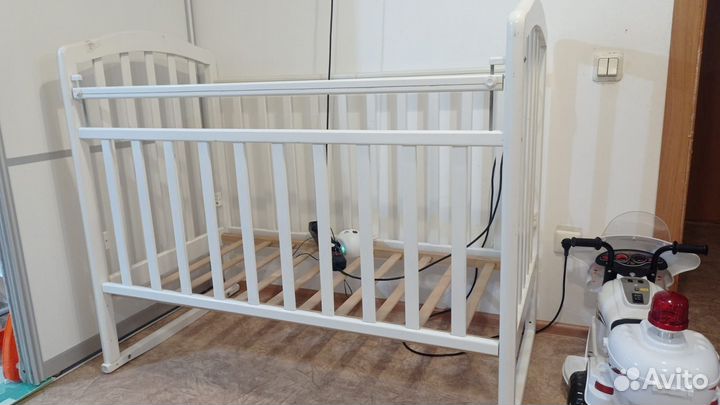 Детская кроватка