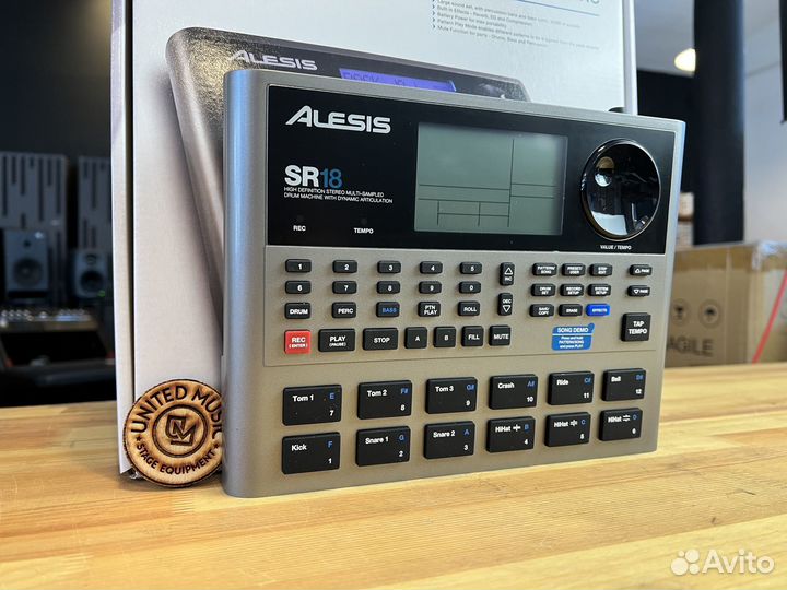 Alesis SR18