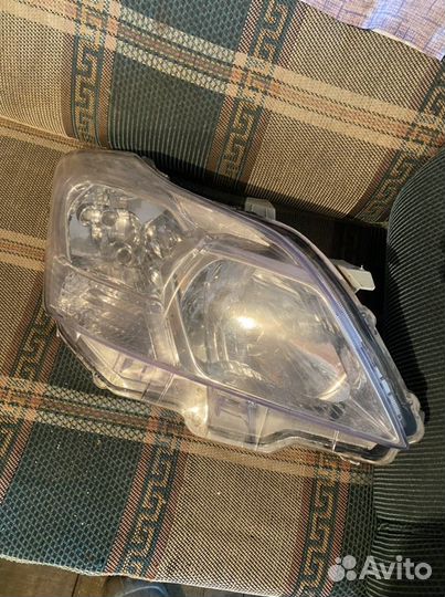 Фара Тойота Премио 260