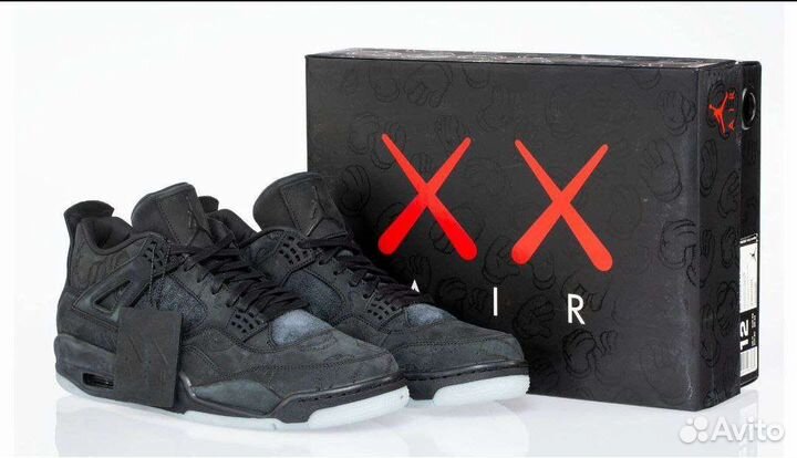 Nike Air Jordan 4 x Kaws