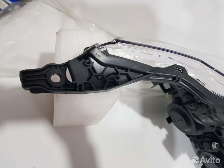 Фара лев Peugeot 208 2012-2015 оригинал новая