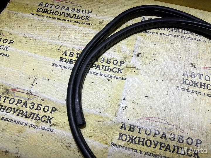 Уплотнитель передней правой двери Kia Cerato 2