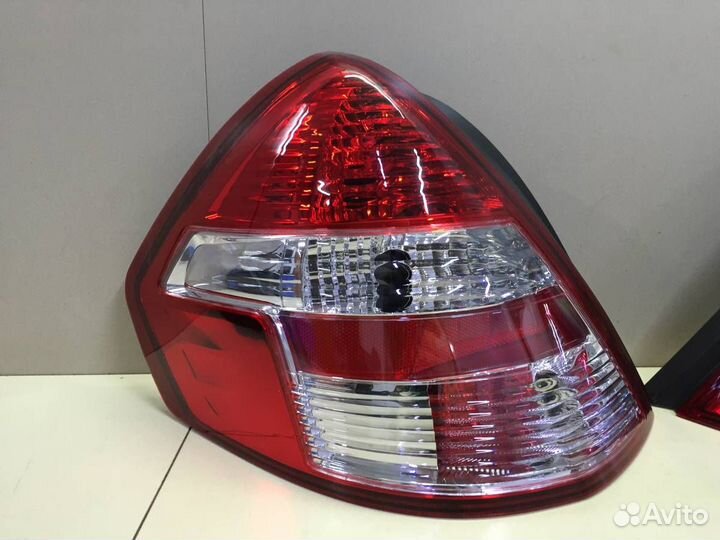 Фонарь задний левый Nissan Tiida C11 2007-2014