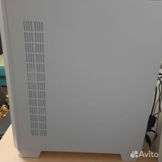 Игровой корпус для пк.Белый