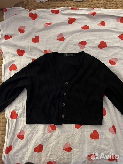 Укороченная кофта на пуговицах