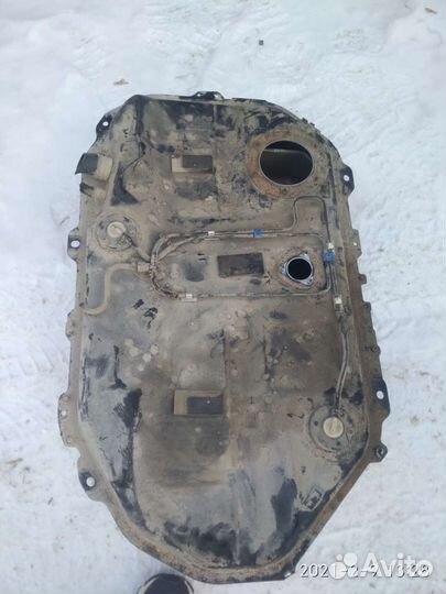 Бензобак Мицубиси Лансер 9