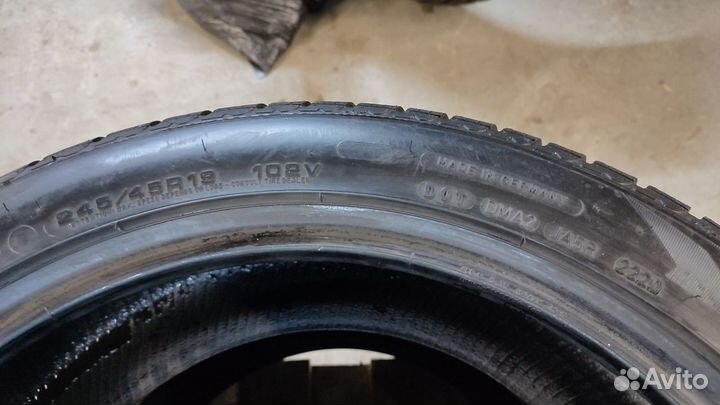 Goodyear UltraGrip 8 Performance 245/45 R19 102R