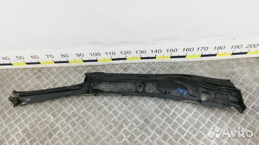 Накладка декоративная (жабо, дождевик) lexus LS 4