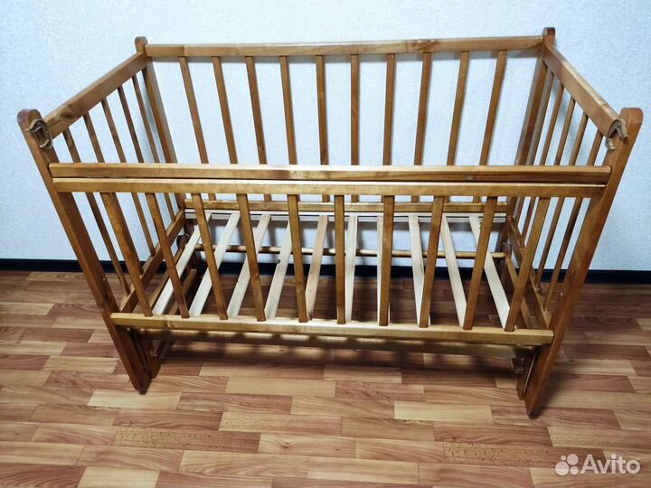 Детская кроватка для младенца