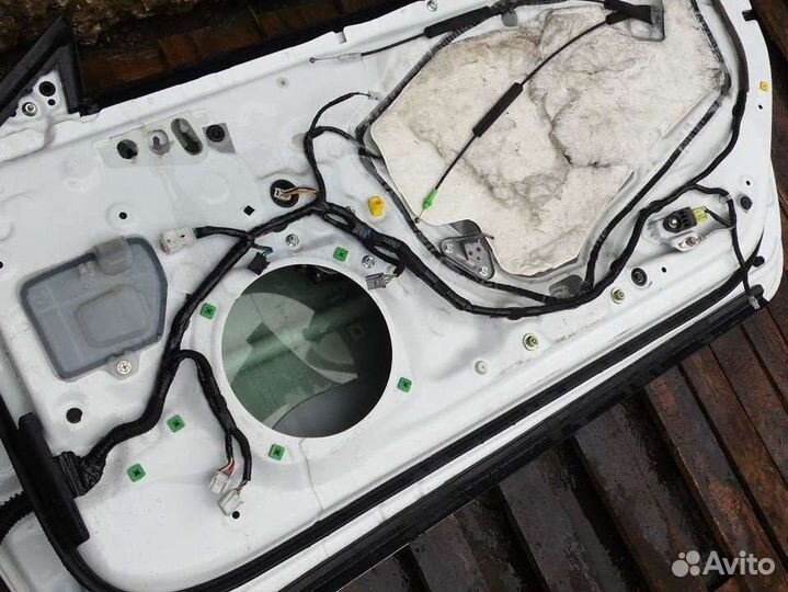 Дверь передняя правая Лексус RC белая