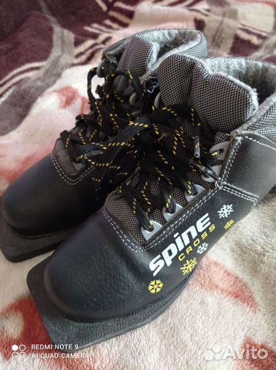 Лыжные ботинки 33р