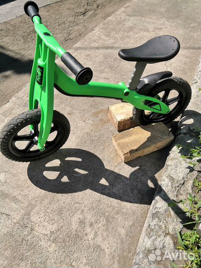 Продам беговел