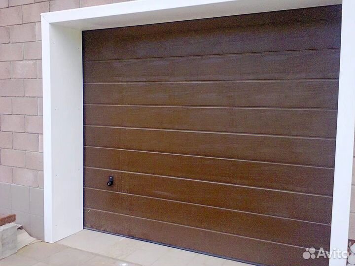 Секционные ворота под ключ