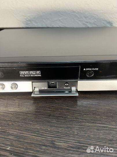 DVD плеер +караоке samsung DVD-R140MK