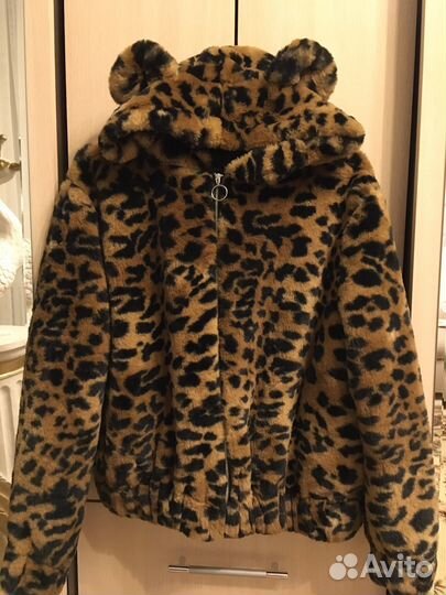 Искусственная шуба короткая с капюшоном