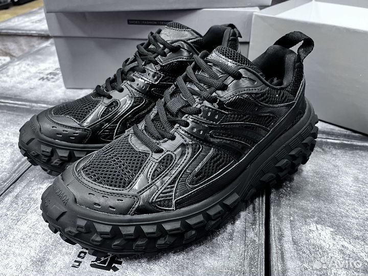 Balenciaga Defender Type 43 size black