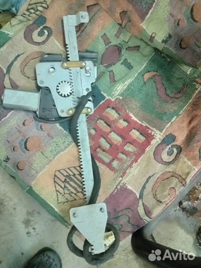 Стеклоподъемник задний левый LADA гранта