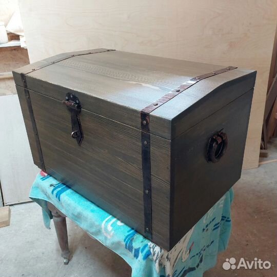 Сундук из дерева / деревянный сундук