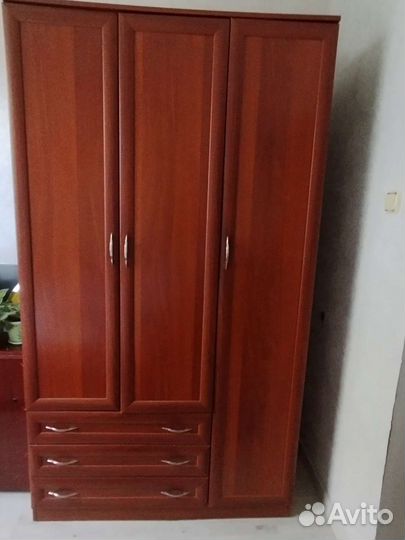 Шкаф