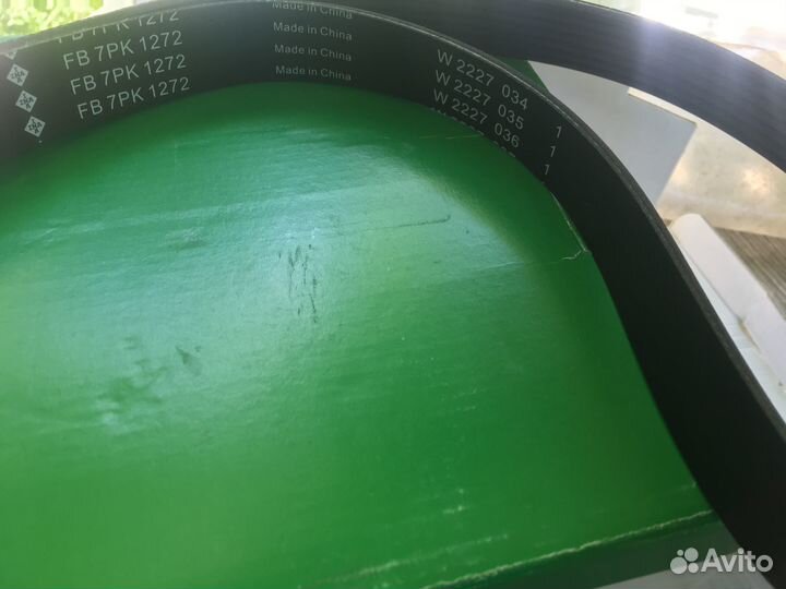 Натяжитель поликл. ремня с роликоv