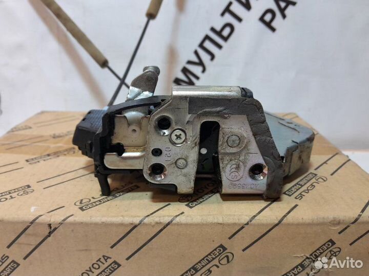 Замок двери задний левый Toyota Land Cruiser Prado