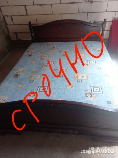 Кровать двухспальная с матрасом бу 160х200