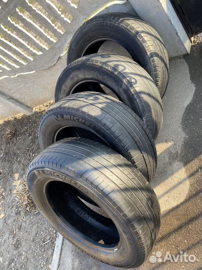 Michelin Latitude Tour HP 225/65 R17 102