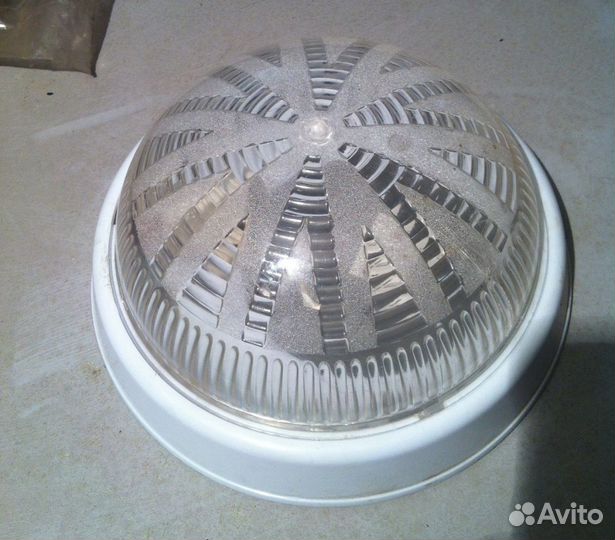 Продается настенная лампа, новая