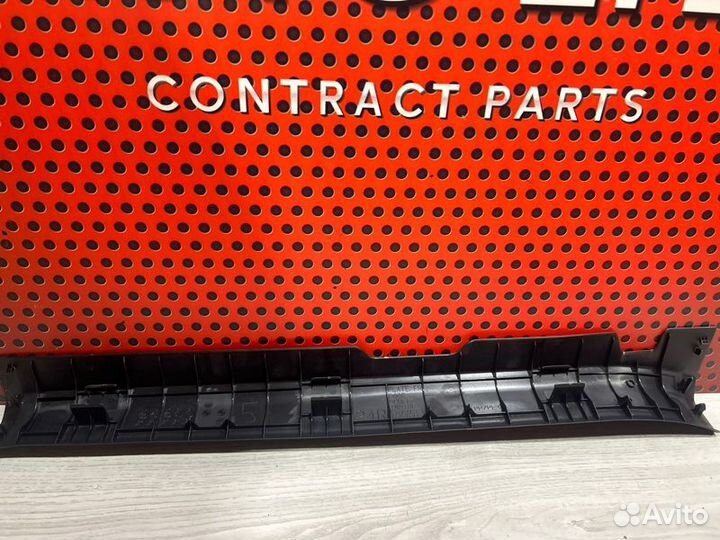 Накладка порога передняя правая Lexus Es axzh10