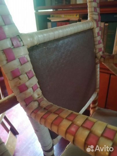 Стул старинный из ротанга бу