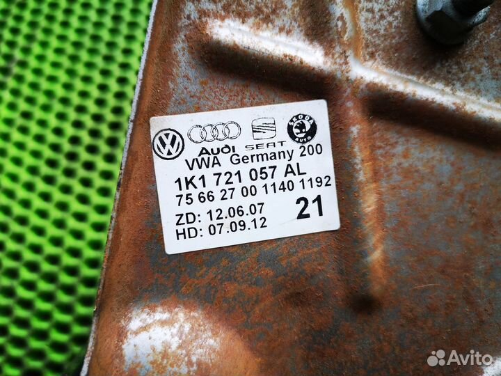 Педаль тормоза на Шкода Октавия А5 04-13 1,6л мкп