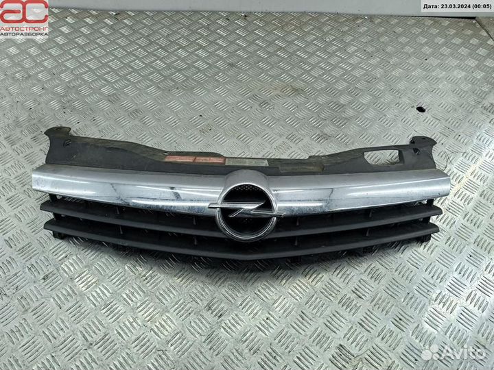 Решетка радиатора для Opel Astra H 13108460