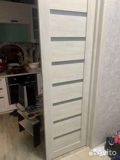 Дверь межкомнатная со стеклом