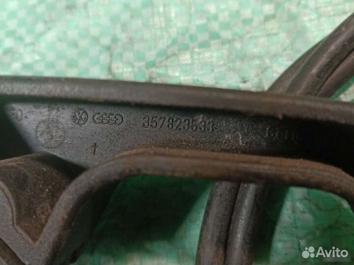 Трос открывания капота Volkswagen Passat B3