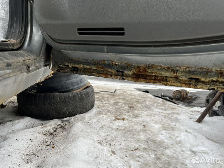 Дверь задняя правая лад приора