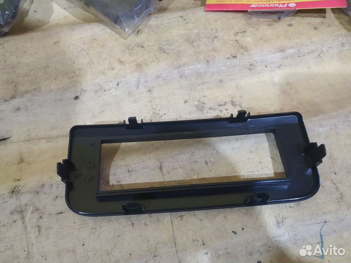 Накладка рамка магнитолы Skoda roomster