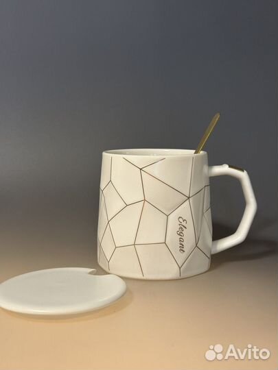 Кружка белая подарочная с крышкой и ложкой