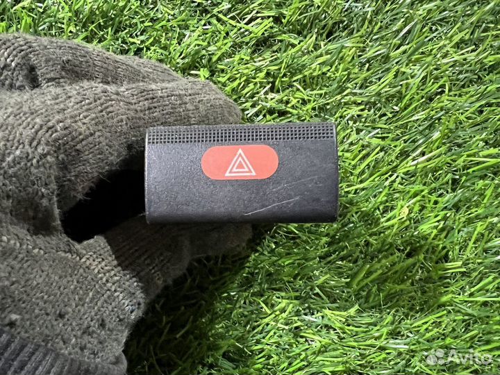 Кнопка аварийной сигнализации Opel Vectra (B)