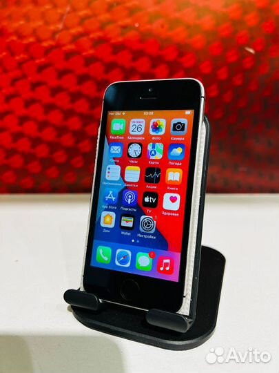 iPhone SE, 32 ГБ