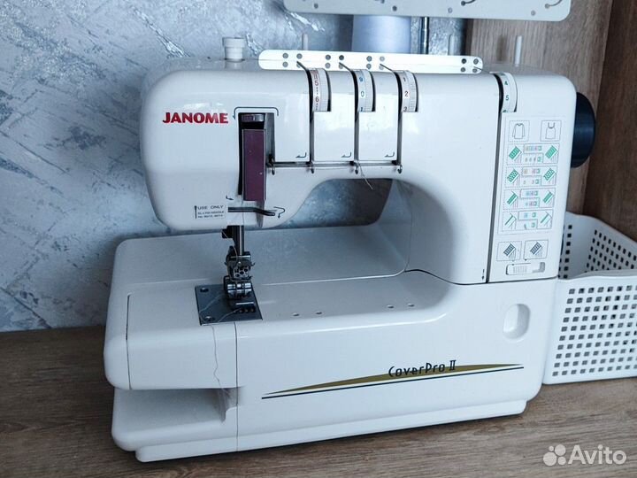 Швейная машина Janome