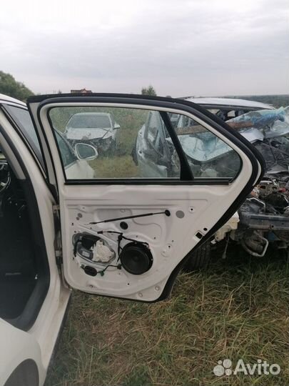 Дверь задняя правая Volkswagen Jetta 5