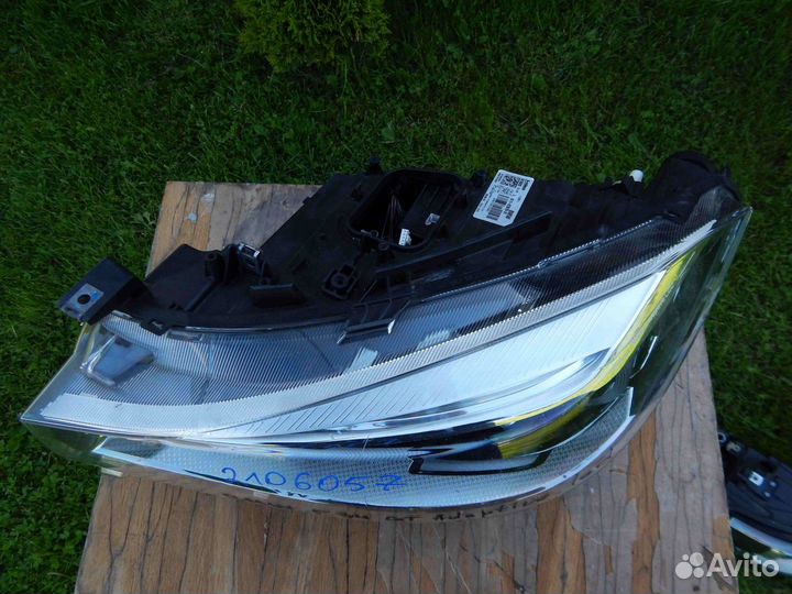 Фара левая BMW 3 Series F30 рестайлинг (2015-2020)